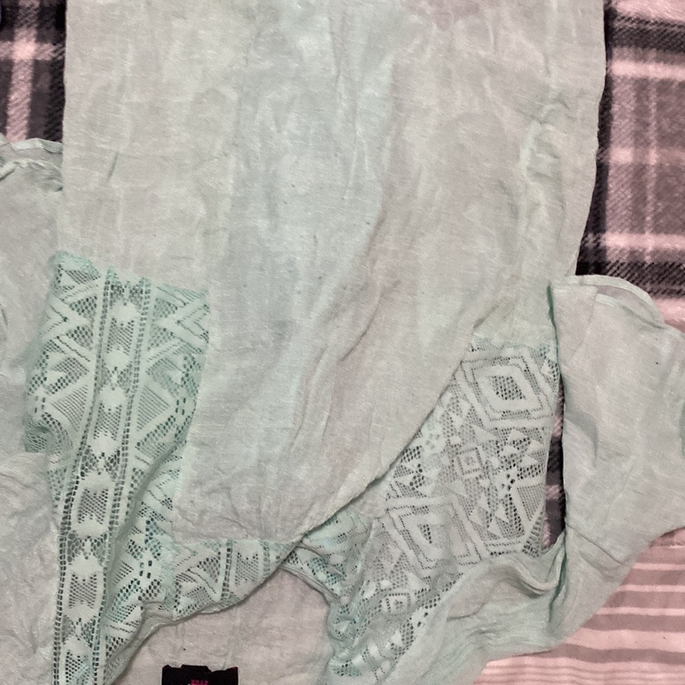 Clothes - Picture 2 of 3